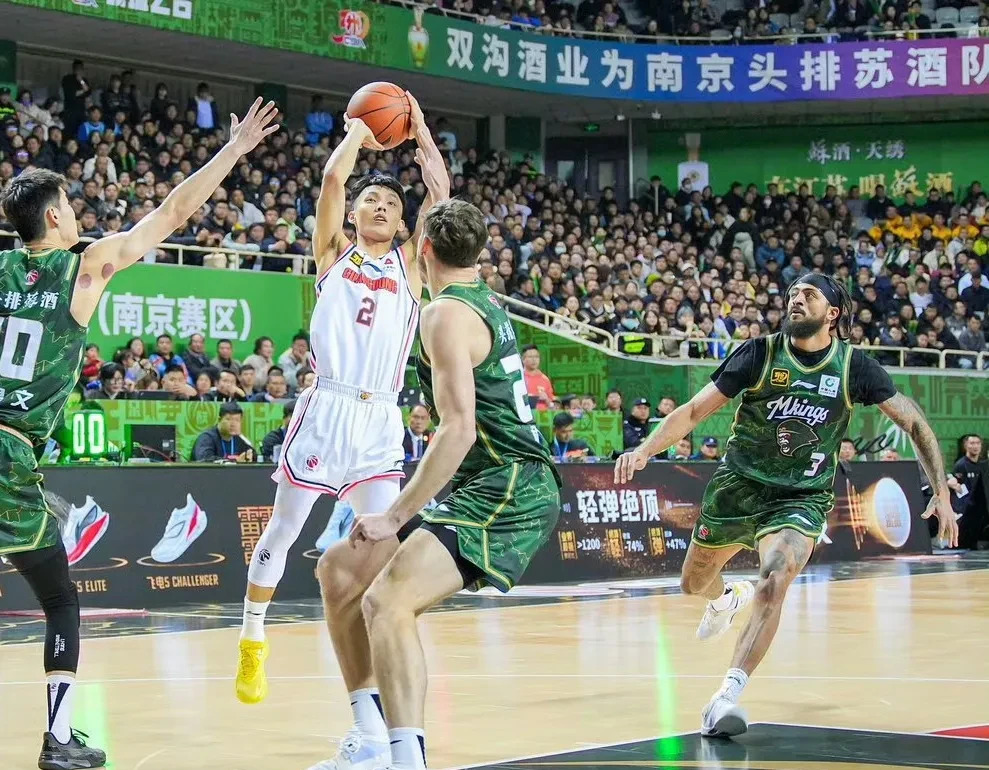 江苏队将对阵广东宏远，胜负难定
