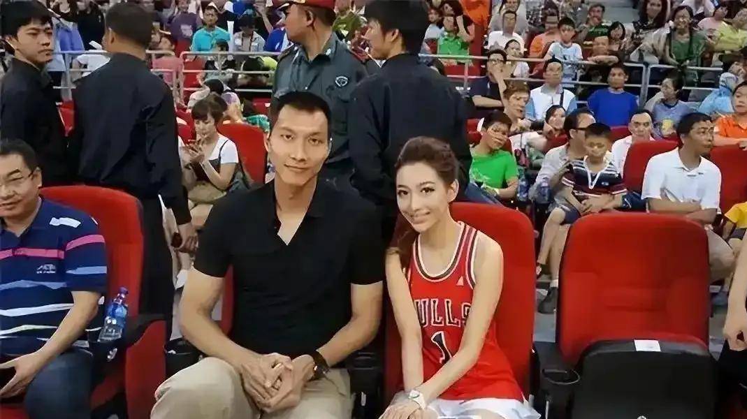 央视取消易建联专访播放，名嘴杨毅点评！谁给定性有罪？别想太多(易建联央视专访内容)