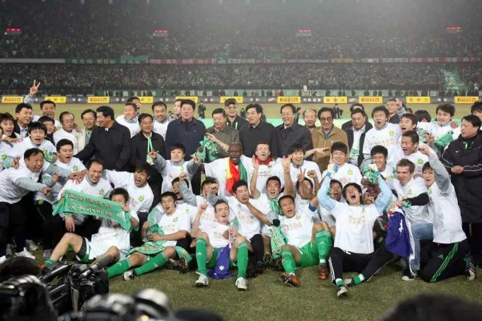 中超-法比奥帽子戏法国安4-0梅州15轮不败夺半程冠军(中国足球上半场广州腾讯视频)
