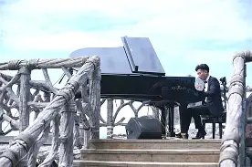 怒海狂鲨迎战冰川之巅，血洗全场，选手当场怒吼的简单介绍