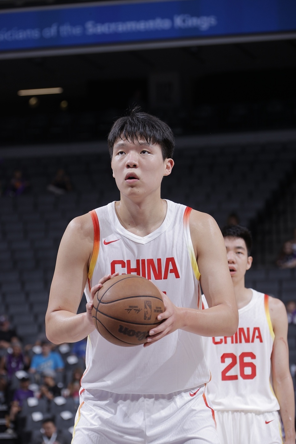 杨瀚森8+8+5+3篮板创新高夏联G4开拓者击败火箭(杨瀚森身高)