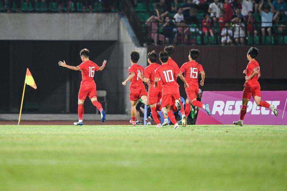 0-0！国足遗憾丢冠！中国女足1胜2平结束东亚杯，尴尬延续3大纪录(女足出征东亚杯)