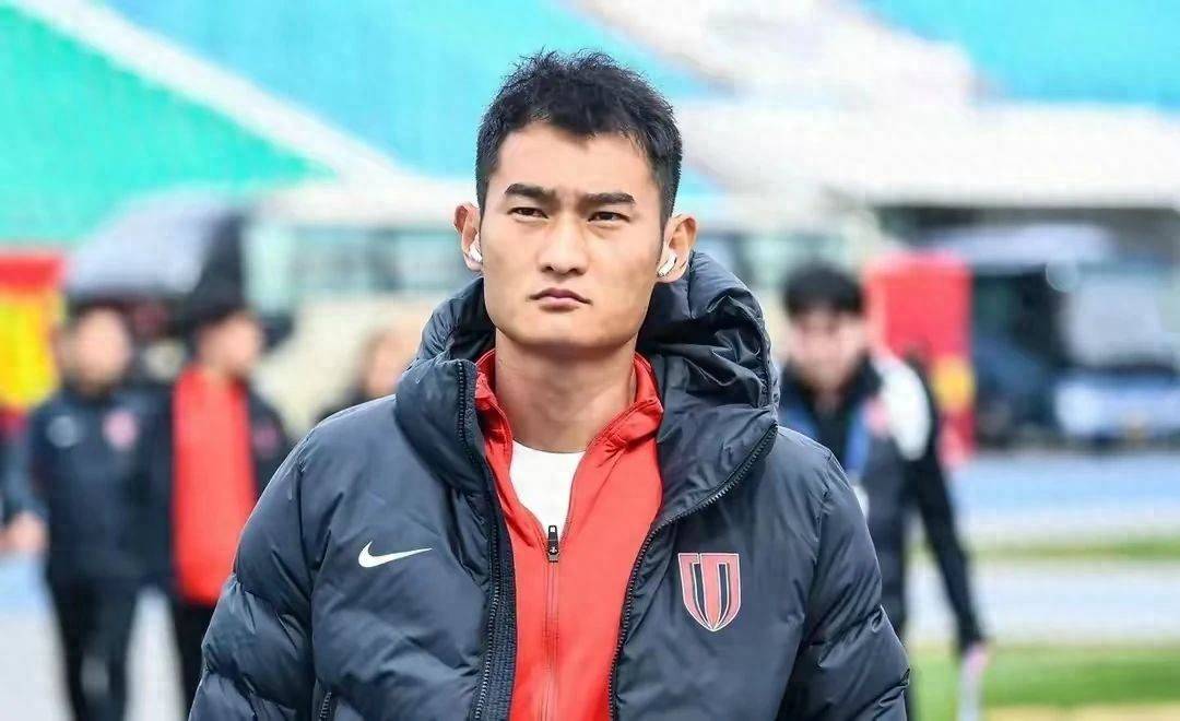 为家乡而战！国脚廖力生租借加盟深圳新鹏城(游戏降临现实氪金十亿)